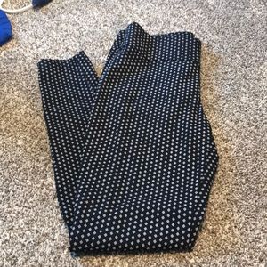 Black and white design legging pants